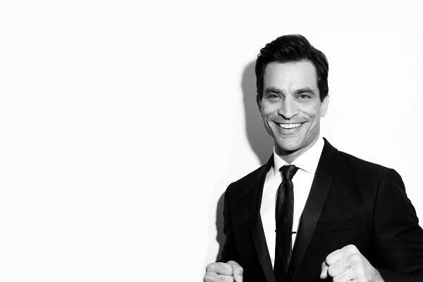 020: Johnathon Schaech
