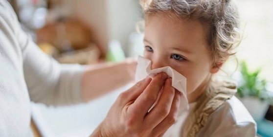Jak zastavit krvácení z nosu u dětí a kdy už raději volat lékaře?