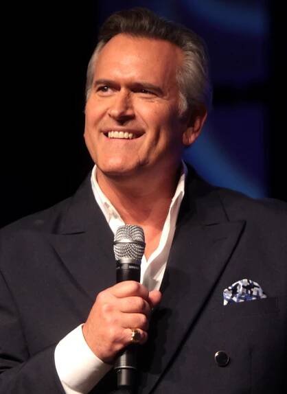 File:Bruce Campbell 2014 Phoenix Comicon (cropped).jpg - Wikimedia Commons