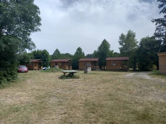 Letní sezona v kempech začíná pomaleji. Zájem ovlivňuje počasí i ceny