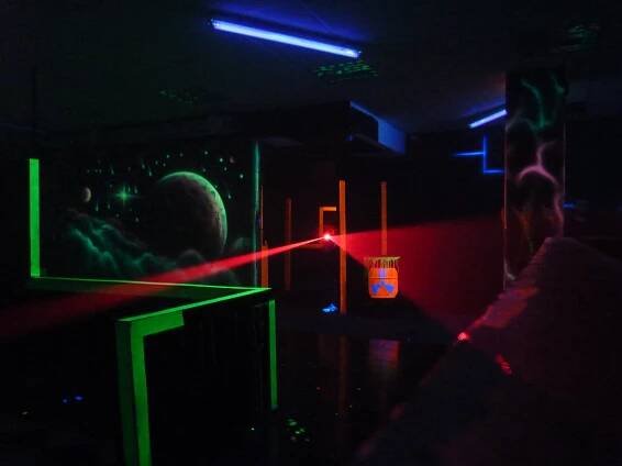 Laser Game Club - Sofka
