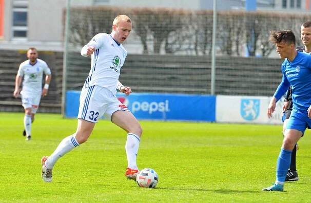 Fotbalisté Mladé Boleslavi B (v bílém) porazili ve 20. kole ČFL rezervu Liberce 2:0.
