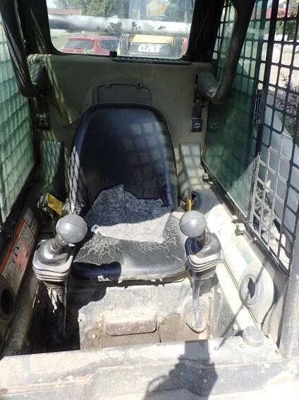 2.8t smykáč Bobcat 773 smykový nakladač CZECHMAT.CZ