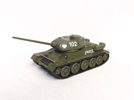 Tank T-34-85 RUDY 102, 1:43 4 Tankisté a pes Daffi