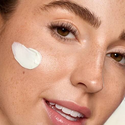 Estée Lauder DayWear Multi-Protection Anti-Oxidant 24H-Moisture Creme SPF 15 denní hydratační krém pro normální až smíšenou pleť
