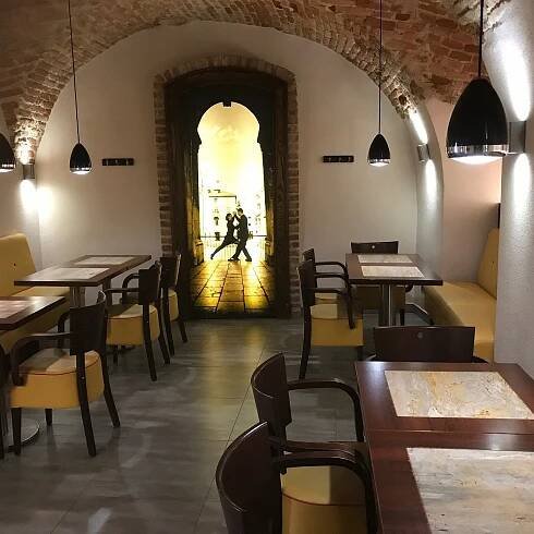 KAVÁRNA U MLSNÉHO KOCOURA, Znojmo - Restaurant Reviews, Photos & Phone Number - Tripadvisor