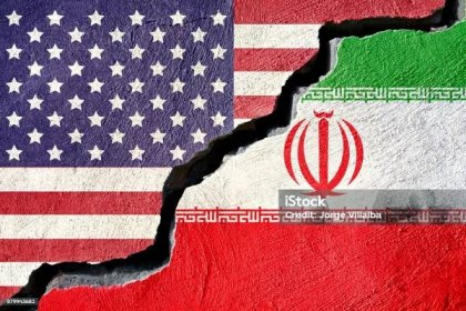 Koncept americké a íránské vlajky na prasklém pozadí - Bez autorských poplatků Írán Stock fotka