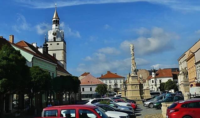 Vydejte se na výlet za dvěma mistry: Muchova plátna a Menšíkův oblek