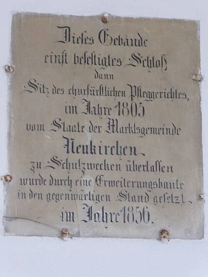 Kirchenburg Neukirchen beim Heiligen Blut – Wikipedia
