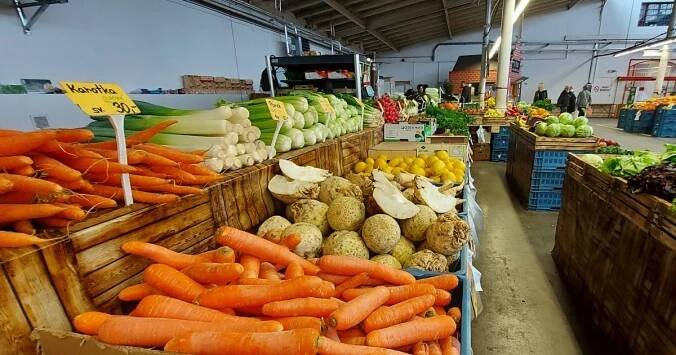 Farmářské produkty si můžete nakoupit i po práci. Hala 22 pražské tržnice prodlužuje otevírací dobu