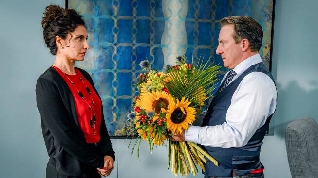 Walking on Sunshine - Episode 10 - Z filmu - Proschat Madani, Robert Palfrader