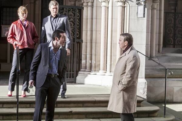 Peter Barrett, Bradley Walsh - Zákon a pořádek: Spojené království - Flaw - Z filmu