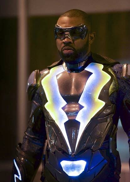 Black Lightning - Tři sedmy: Kniha hromu (S01E06) (2018)