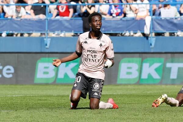 Rumeur Mercato : Papa Amadou Diallo s'éloigne de Prague! - Socios FC Metz