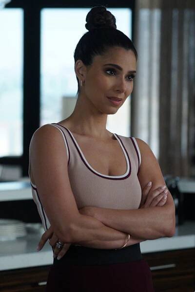 Grand Hotel - You've Got Blackmail - Z filmu - Roselyn Sanchez