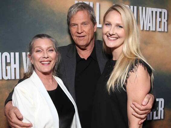 Jeff Bridges, Susan Gaston and Isabelle Bridges at a Screening Of CBS Films' 