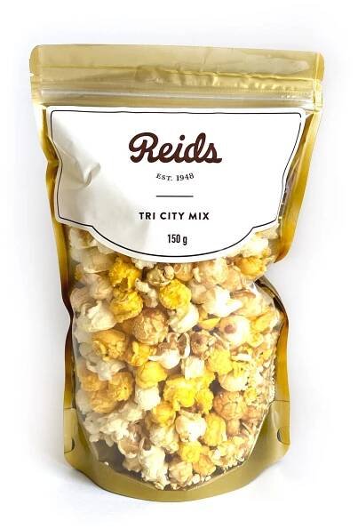 150 g of caramel corn, nacho cheese and white cheddar popcorn.