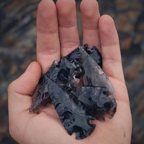PAZOUREK, černý obsidián