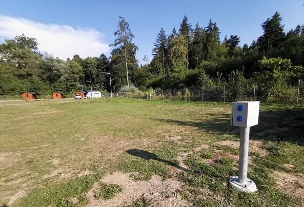 Křtiny: obecní kemp jako ze škatulky – Silver On The Road