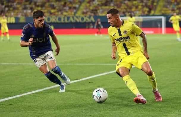 Villarreal's Pino travelling to complete Palace move