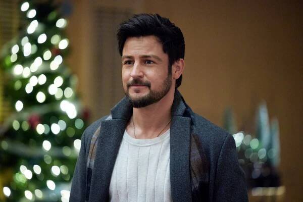 Time for Him to Come Home for Christmas - Z filmu - Tyler Hynes
