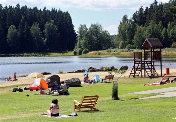 Čistou vodu na koupališti Lido v Mariánských Lázních si oblíbili i raci