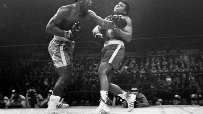Zemřel legendární boxer Joe Frazier, který boxoval s Alim