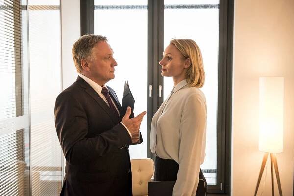 Lobbyistin - Mut - Z filmu - Bernhard Schir, Rosalie Thomass