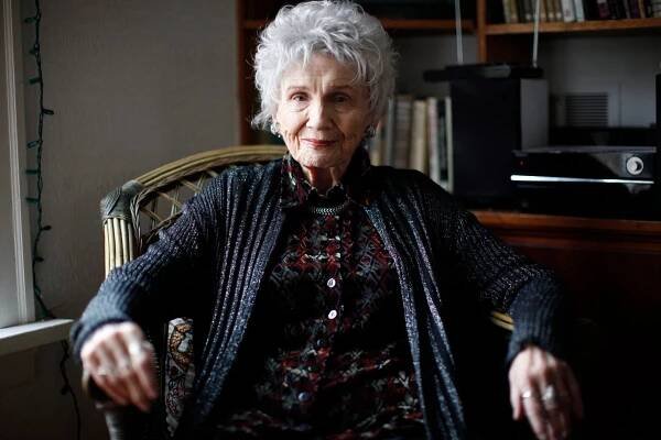 Alice Munro, Nobel literature winner revered as short story master, dead at 92