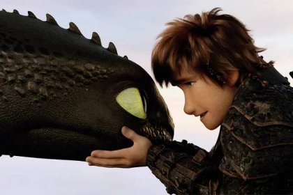 HOW TO TRAIN YOUR DRAGON: THE HIDDEN WORLD, from left: Toothless, Hiccup (voiced by Jay Baruchel), 2019. © Universal Pictures / courtesy Everett Collection