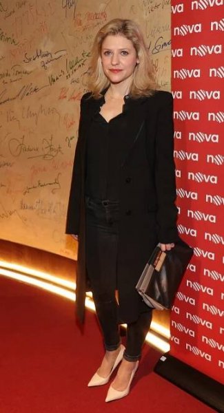 Stále krásná jako v Báječných letech pod psa: Jitka Ježková se líbala se sexy slovenským hercem