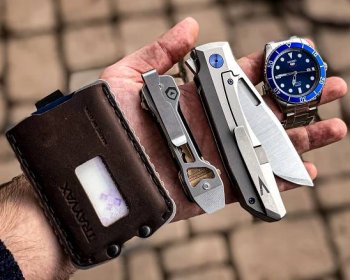 REVIEW: Trayvax Ascent Minimalist Wallet - NOVEL CARRY