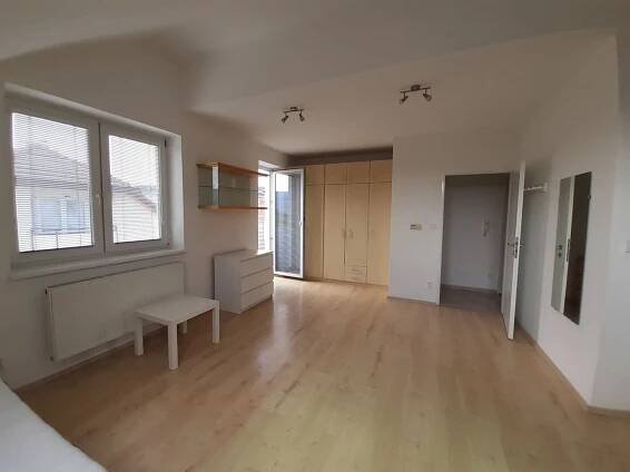 Pronájem bytu 1+kk 33 m², Junácká, Brno, Jihomoravský kraj