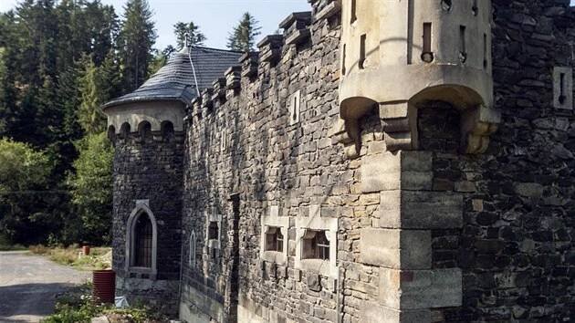Hrádek Kunzov na Přerovsku, který si jako sídlo postavil mezi lety 1907 a 1908 továrník Antonín Kunz z Hranic (snímek ze srpna 2018).