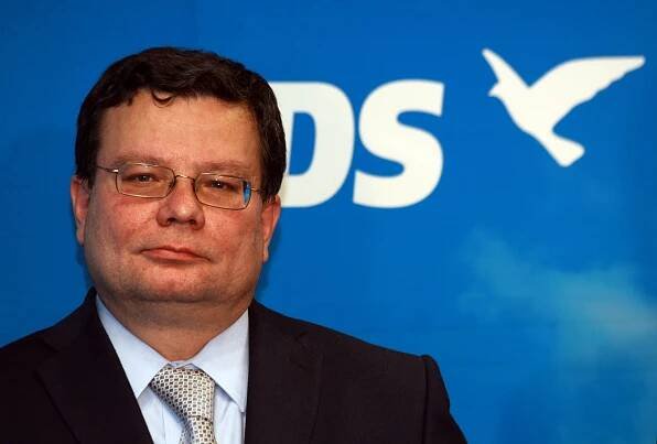 Opozice chce REZIGNACI ministra obrany VONDRY!