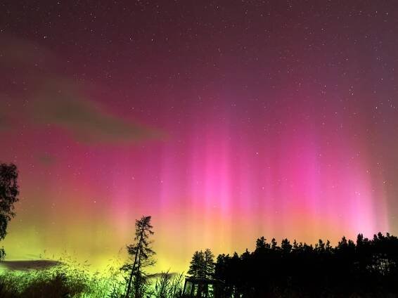 Auroral substorm sparks stunning northern lights visible at mid-latitudes (photos)