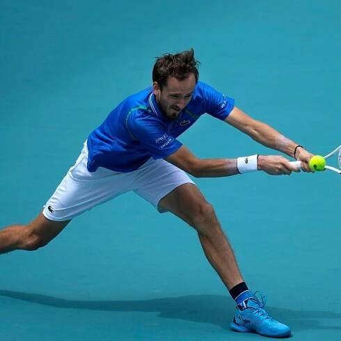 Daniil Medvedev overcomes Christopher Eubanks to reach Miami Open semi-final