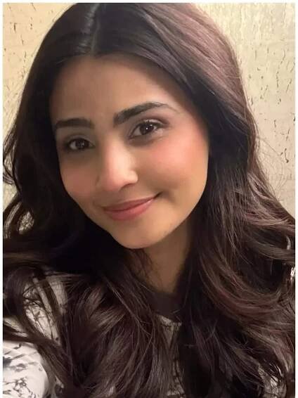 Radiant pics of Daisy Shah