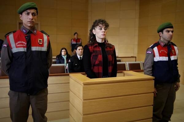Demet Evgar