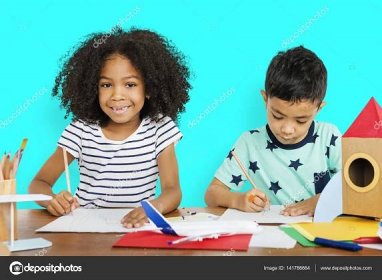 Dětská kresba tužkami Stock Ilustrace od ©Rawpixel#141786664