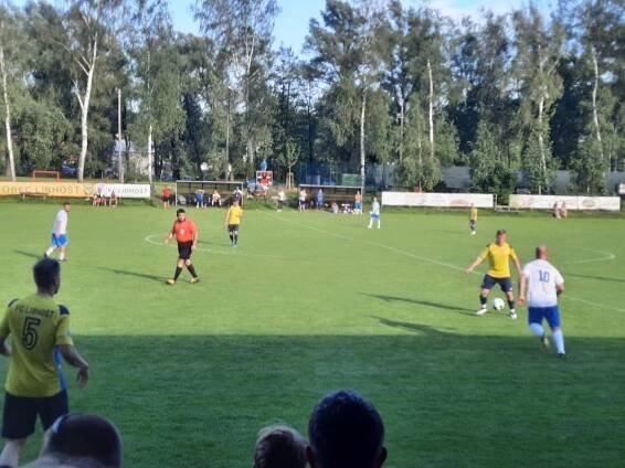 OBRAZEM: Patnáct let v dresu Libhoště. Dojatý „Eki“ po derby ukončil kariéru