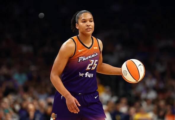 Skvělé prvenství pro Thomasovou. Ve WNBA ukázala potřetí za sebou triple double