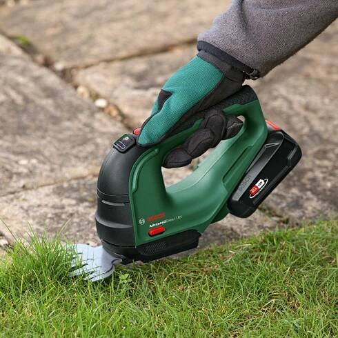 Bosch Aku nůžky na trávu a keře AdvancedShear 18V-10, vč. aku a nabíječky