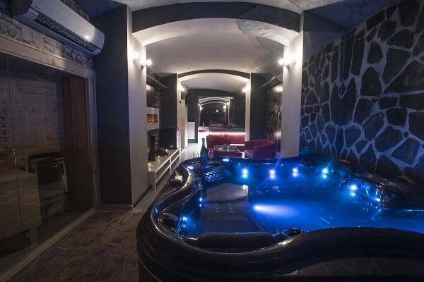 Kamenná jeskyně - pronájem apartmánu Praha - zvětšit