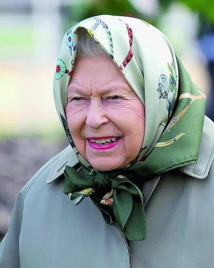 Z Prahy až do Buckinghamského paláce. Šátky Ivany Nohel nosí i královna Alžběta II.