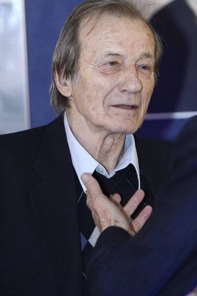 Herec zemřel 12. září 2012, den před svými osmdesátinami. Praskla mu aorta.