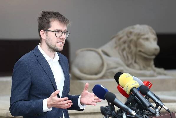 Je to až toxické, řekl Michálek o situaci mezi Piráty. Svou rezignaci si rozmyslel