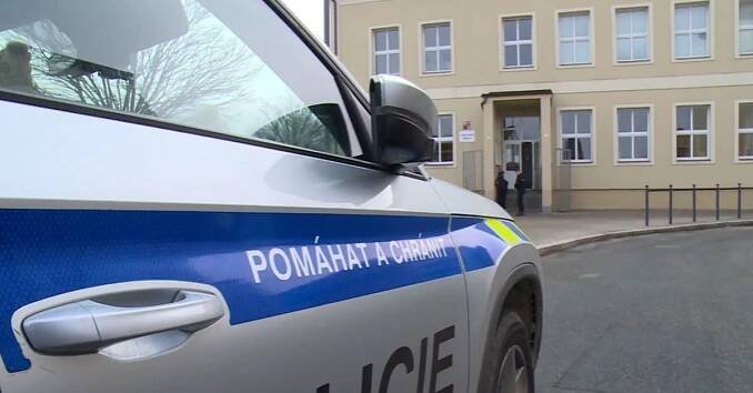 Vražda prostitutky v Hradci: Chtěla příplatek, tvrdí místní. Muž ji měl i polít kyselinou
