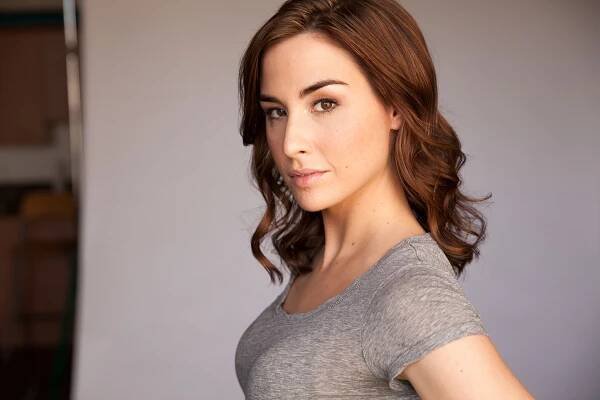 16 Mind-blowing Facts About Allison Scagliotti