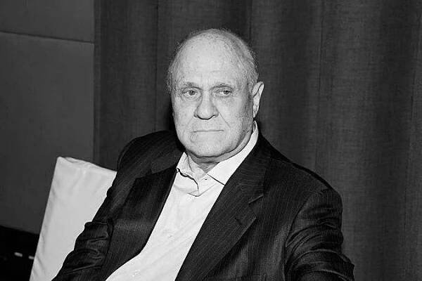 Zemřel ruský režisér Vladimir Meňšov, podlehl následkům nákazy koronavirem